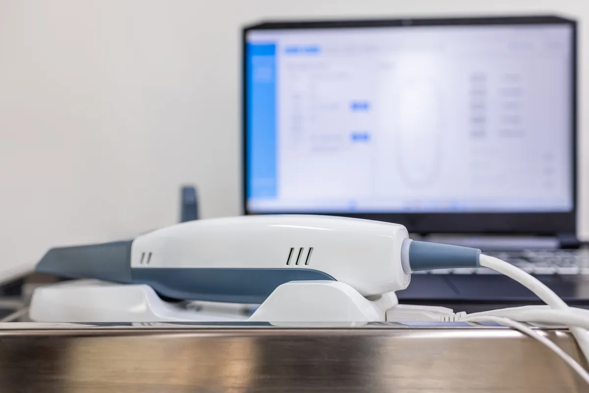 Digital intraoral 3D scanner