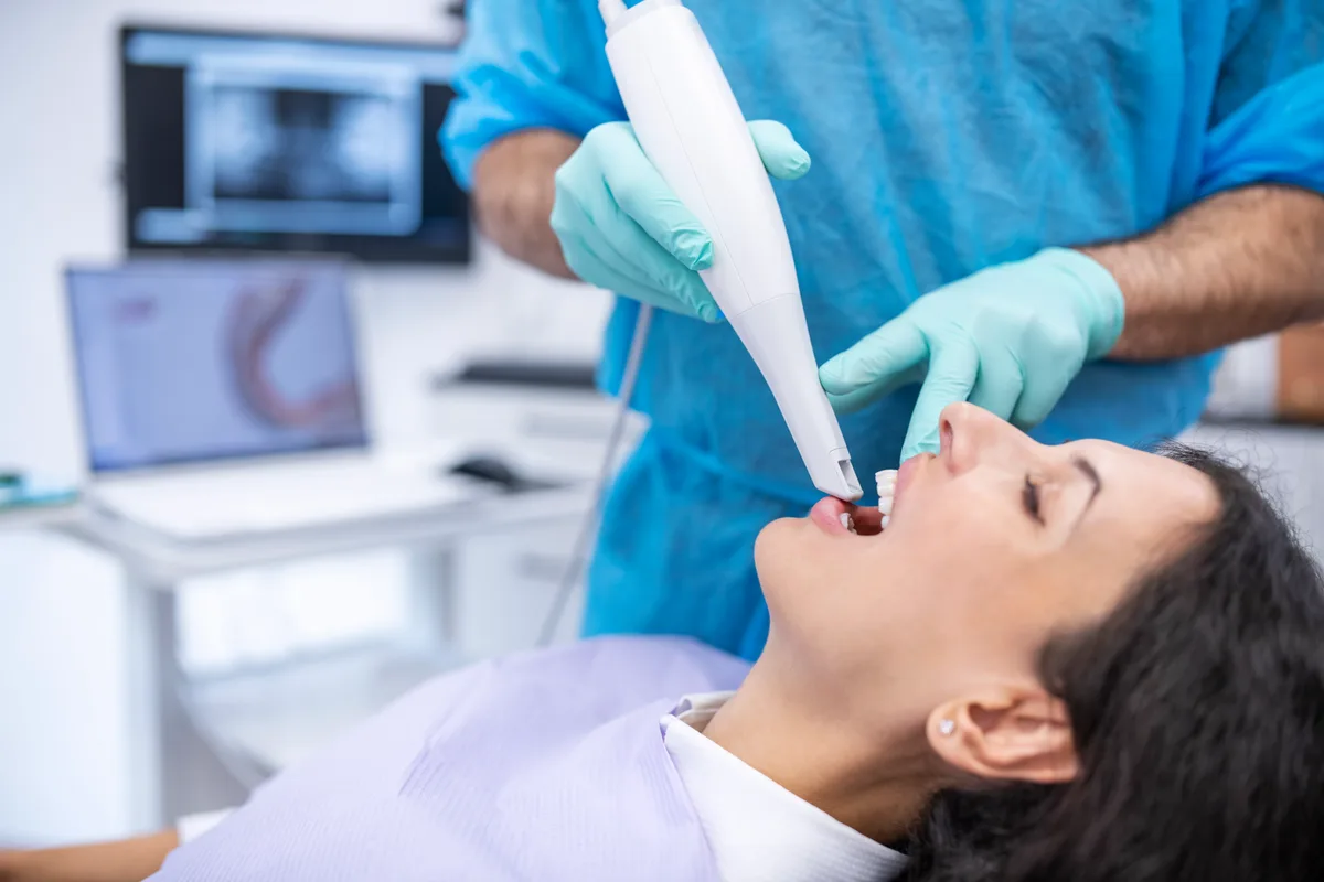 A Meridian specialist capturing a 3D intraoral scan